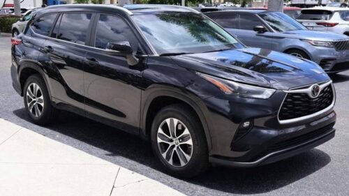 2023 Toyota Highlander XLE FWD