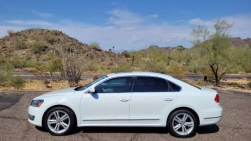 2013 Volkswagen Passat TDI SEL Premium Sedan DSG - Image 11