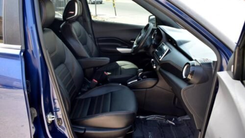 2019 Nissan Kicks SR - Image 3