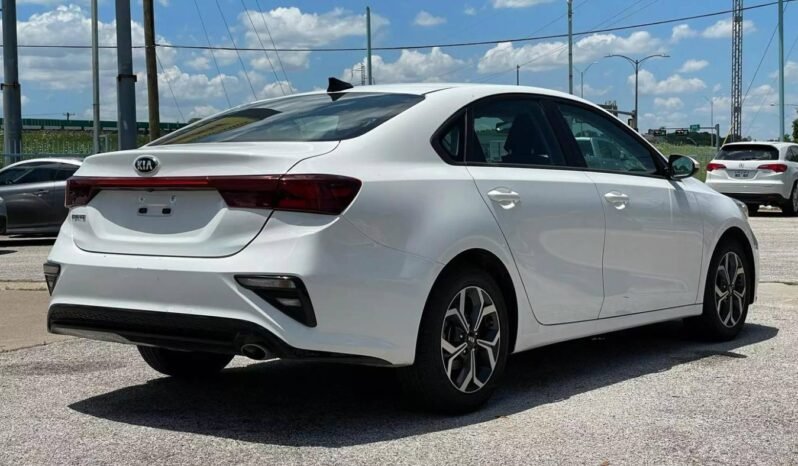 
								2021 Kia Forte LXS IVT full									