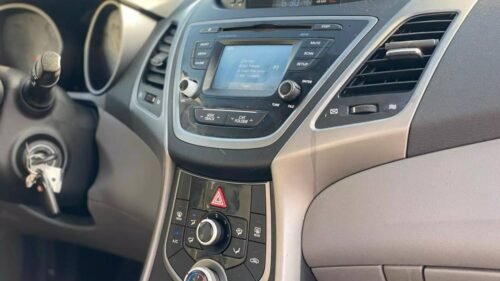 2016 Hyundai Elantra SE Sedan Automatic - Image 3