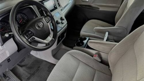 2015 Toyota Sienna LE 8-Passenger FWD - Image 5