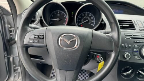 2013 Mazda Mazda3 i SV 4-Door Automatic - Image 3