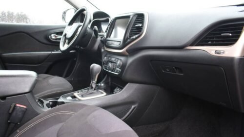 2015 Jeep Cherokee Latitude 4WD - Image 7