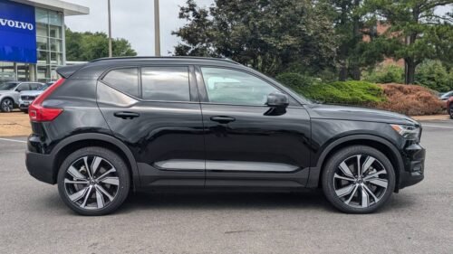 2022 Volvo XC40 Recharge Plus - Image 9