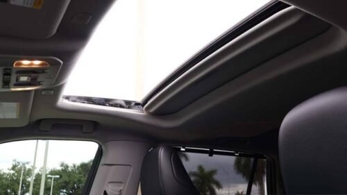 2023 Toyota Highlander XLE FWD - Image 11