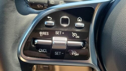 2023 Mercedes-Benz EQB 300 4MATIC - Image 7
