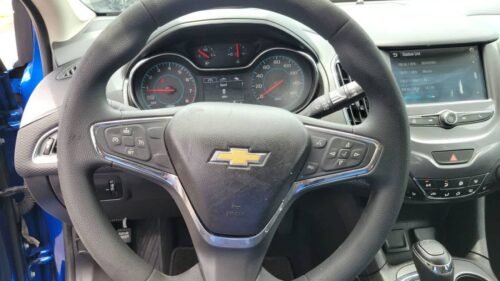 2017 Chevrolet Cruze LT with 1SD Hatchback Automatic - Image 5