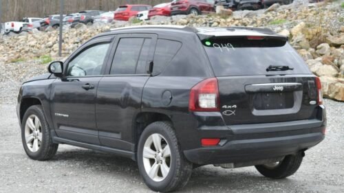 2014 Jeep Compass Latitude 4WD - Image 10