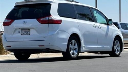 2015 Toyota Sienna LE 8-Passenger FWD - Image 6