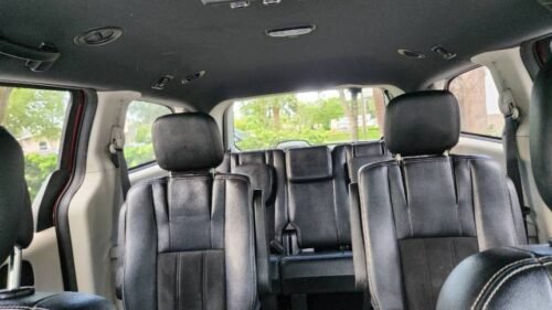 2017 Dodge Grand Caravan SXT - Image 2