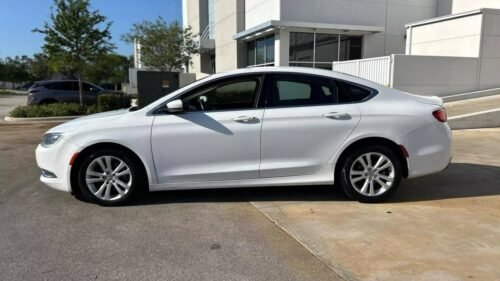 2016 Chrysler 200 Limited FWD - Image 5