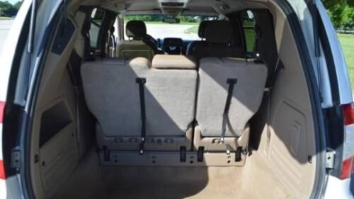 2014 Chrysler Town & Country Touring - Image 4
