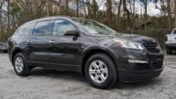 2017 Chevrolet Traverse LS with 1LS FWD