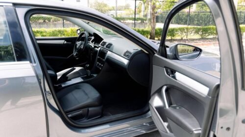 2012 Volkswagen Passat SE 2.5 Auto (PZEV) - Image 3