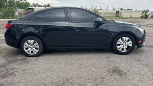 2013 Chevrolet Cruze LS Automatic - Image 12