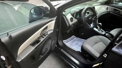 2014 Chevrolet Cruze LT with 1LT Automatic - Image 7