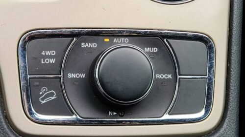 2015 Jeep Grand Cherokee Limited 4WD - Image 2
