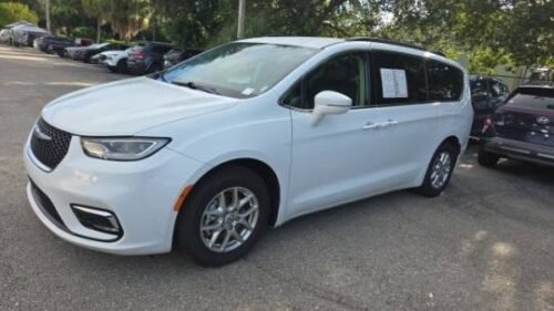 2022 Chrysler Pacifica Touring L FWD - Image 8