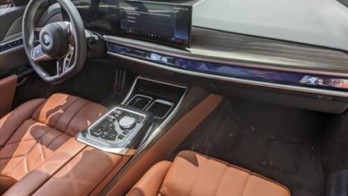 2023 BMW 760i xDrive - Image 3
