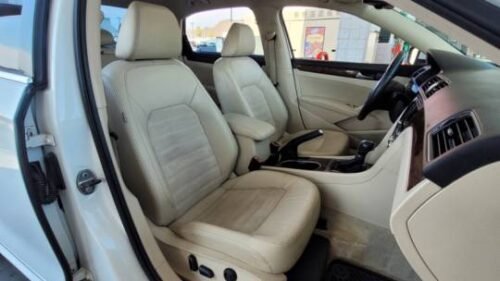 2013 Volkswagen Passat TDI SEL Premium Sedan DSG - Image 4