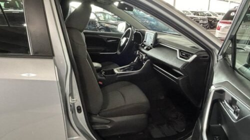 2022 Toyota RAV4 XLE FWD - Image 10
