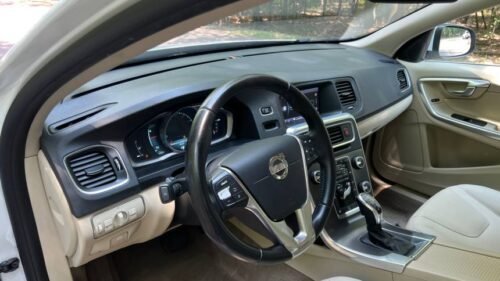 2015 Volvo V60 T5 Drive-E Premier FWD - Image 6