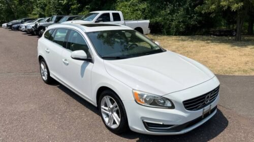 2015 Volvo V60 T5 Drive-E Premier FWD - Image 9