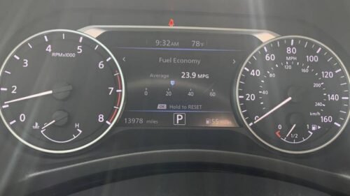 2022 Nissan Sentra SV CVT - Image 2