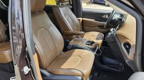 2017 Chrysler Pacifica Limited - Image 4