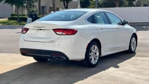 2016 Chrysler 200 Limited FWD - Image 6
