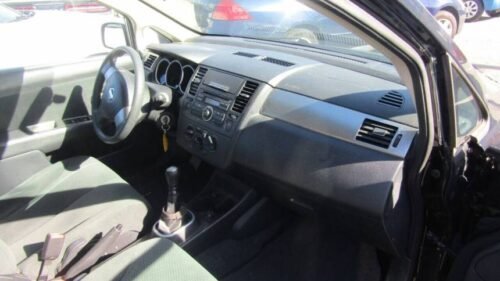 2012 Nissan Versa 1.8 S Hatchback Manual - Image 2