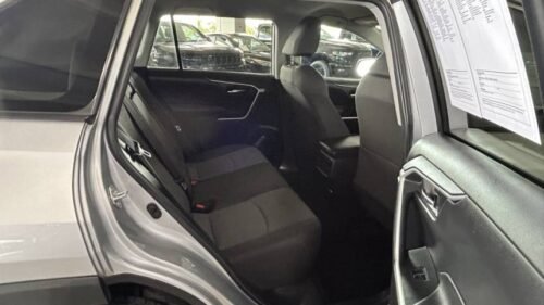 2022 Toyota RAV4 XLE FWD - Image 8