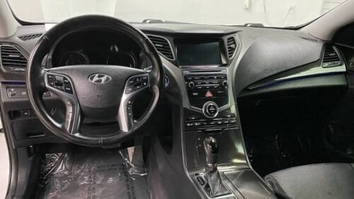 2017 Hyundai Azera Limited - Image 3