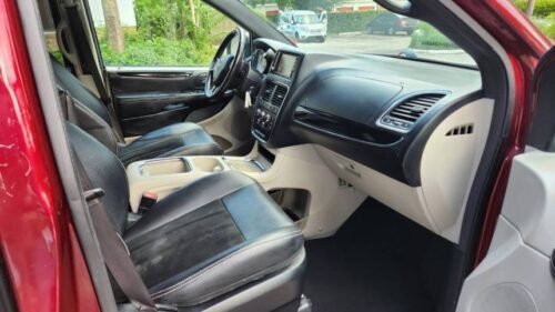 2017 Dodge Grand Caravan SXT - Image 6