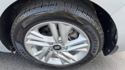 2020 Hyundai Elantra Value Edition 2.0L IVT - Image 5