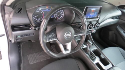 2022 Nissan Sentra SV CVT - Image 9