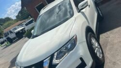 2017 Nissan Rogue SV FWD