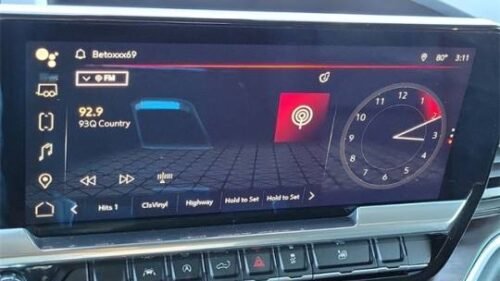 2022 GMC Sierra 1500 SLT Crew Cab Short Bed 4WD - Image 4