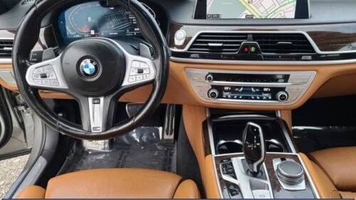 2021 BMW 750i xDrive - Image 5
