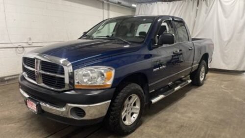 2006 Dodge Ram 1500 SLT Quad Cab Short Bed 4WD - Image 5