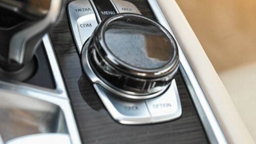 2016 BMW 750i xDrive - Image 4