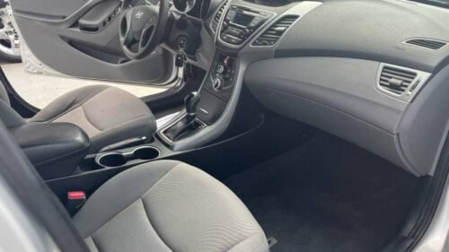 2016 Hyundai Elantra SE Sedan Automatic - Image 4