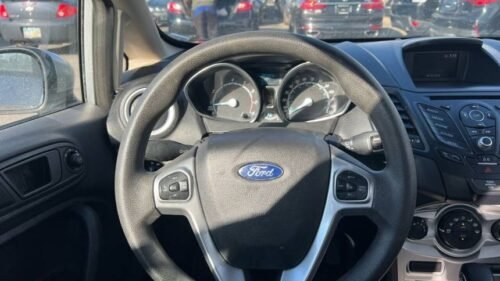 2018 Ford Fiesta SE Sedan - Image 2