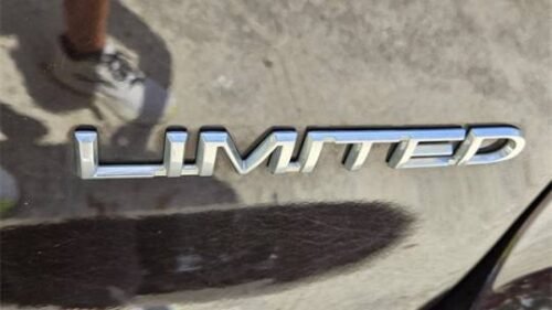 2017 Chrysler Pacifica Limited - Image 7