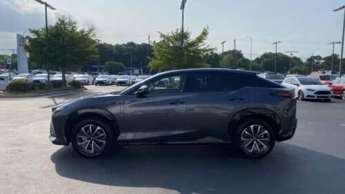 2023 Lexus RZ 450e Premium with 18" Wheels AWD - Image 11