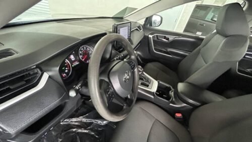 2022 Toyota RAV4 XLE FWD - Image 4