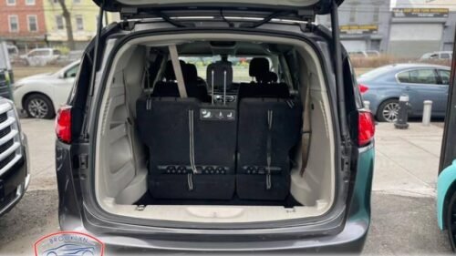 2017 Chrysler Pacifica Touring Plus - Image 6