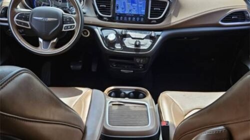 2017 Chrysler Pacifica Limited - Image 10