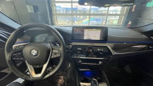 2021 BMW 530i xDrive - Image 8